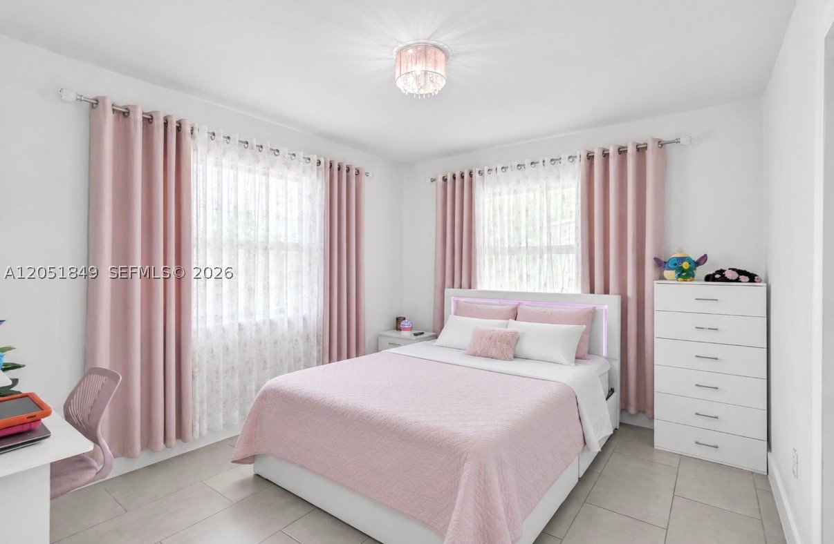 GOLDEN HIGHLANDS EST - Residential