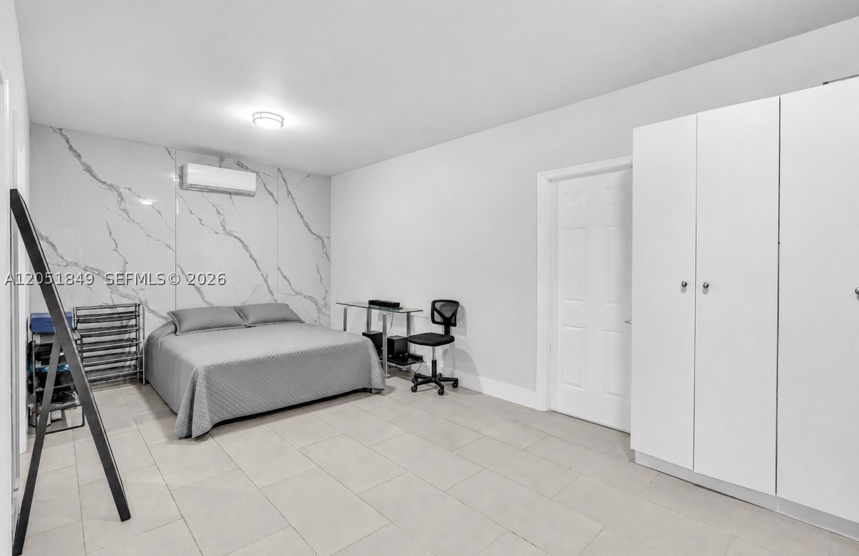 GOLDEN HIGHLANDS EST - Residential