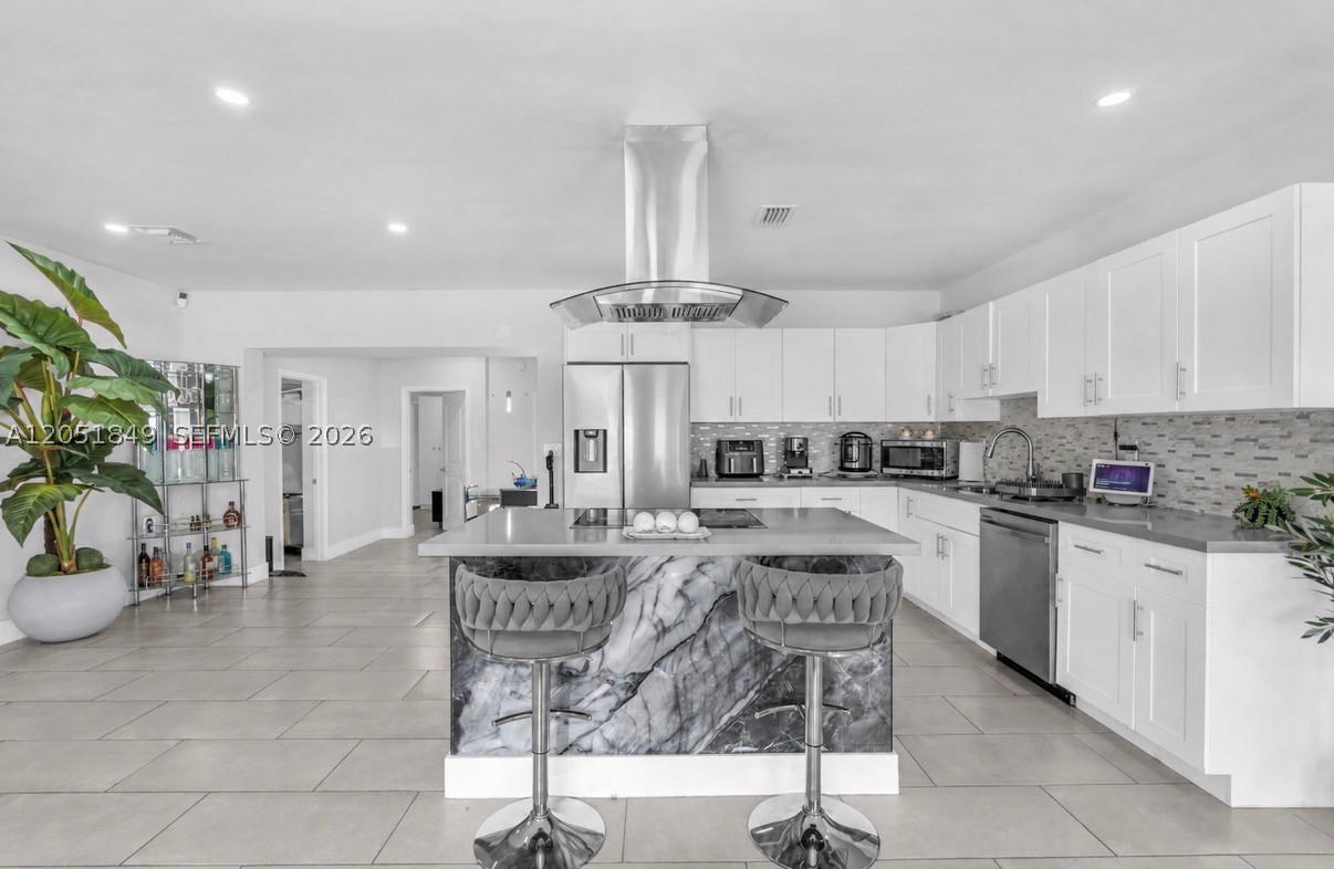 GOLDEN HIGHLANDS EST - Residential