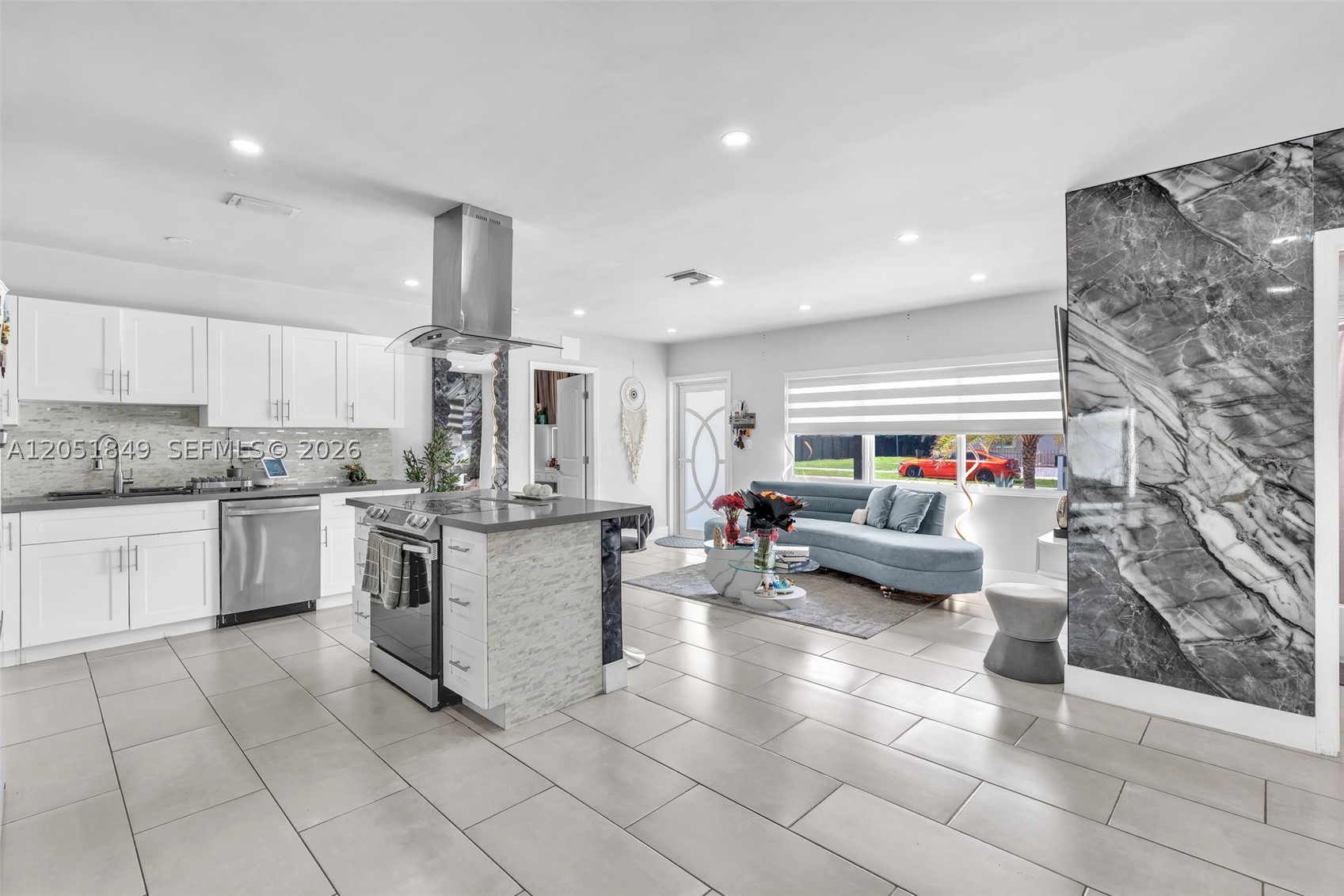 GOLDEN HIGHLANDS EST - Residential