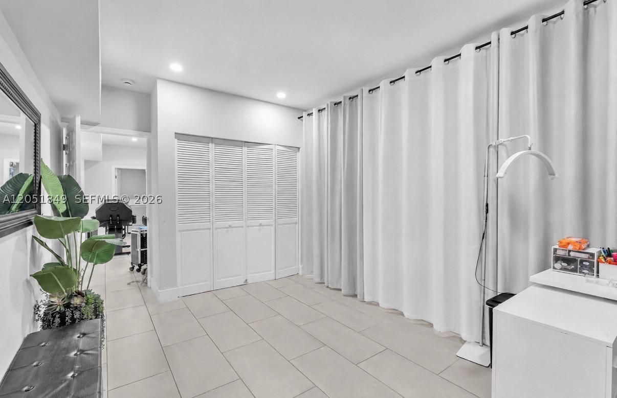 GOLDEN HIGHLANDS EST - Residential