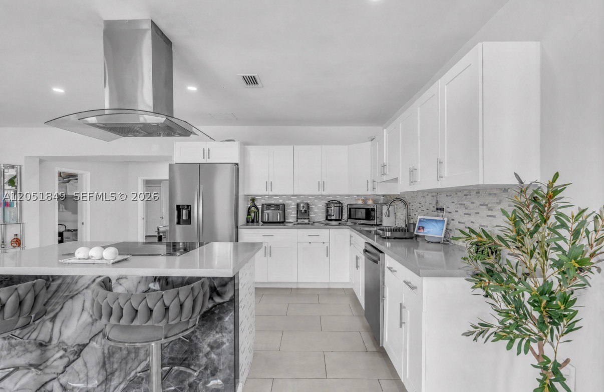 GOLDEN HIGHLANDS EST - Residential