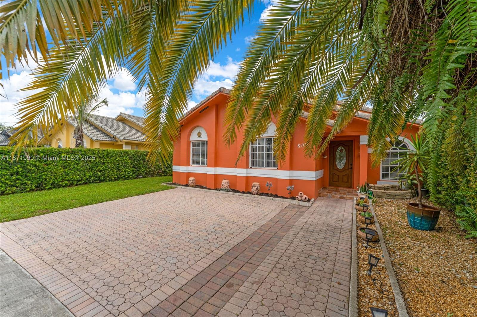 WEST GARDEN HOMES AT LAGO - Residential