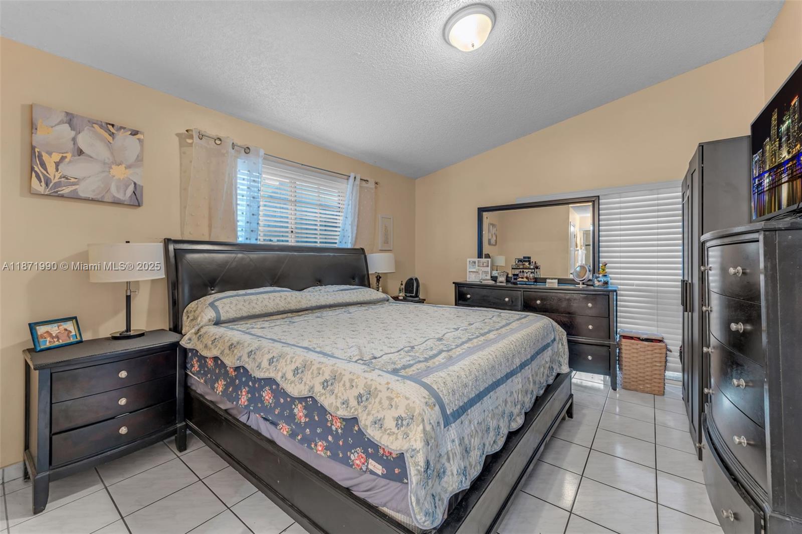 WEST GARDEN HOMES AT LAGO - Residential