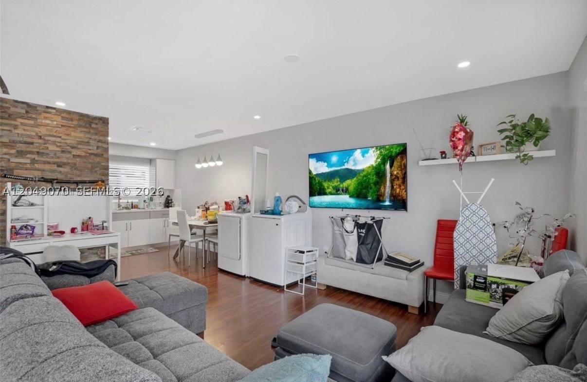 HIALEAH 9TH ADDN - Residential Income