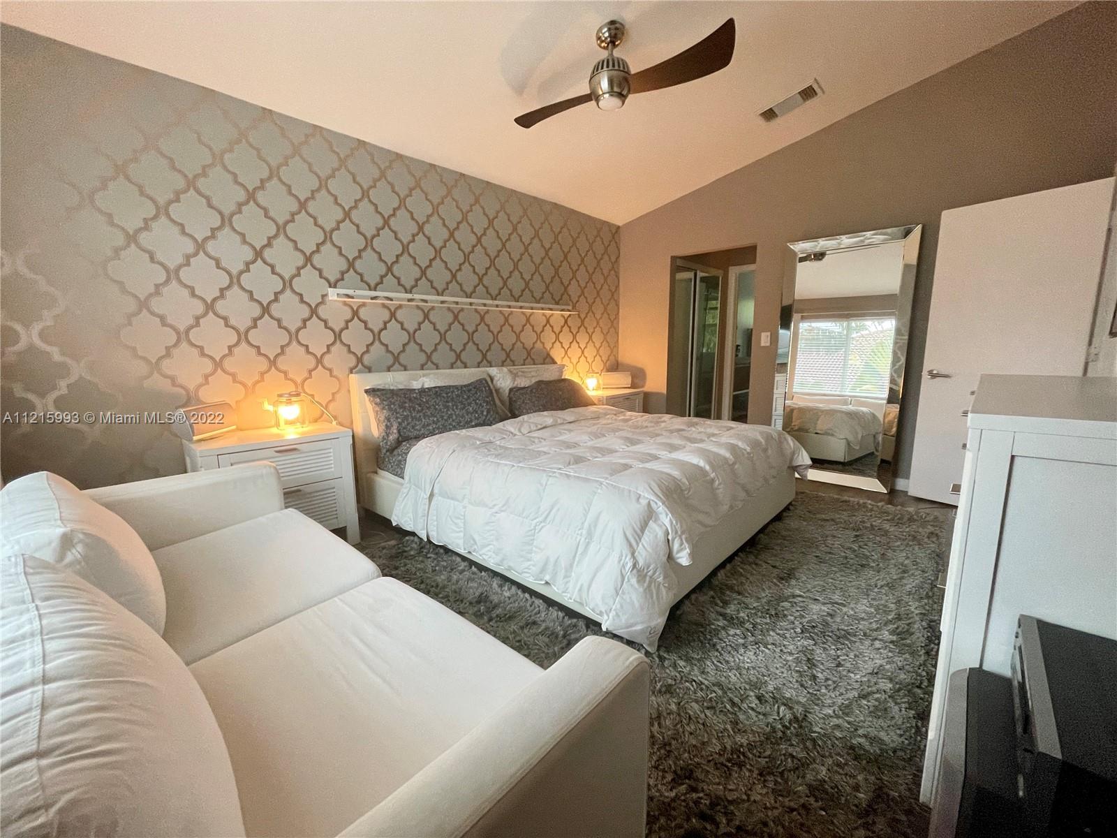 WESTLAKE VILLAGE PLAT - Residential Lease