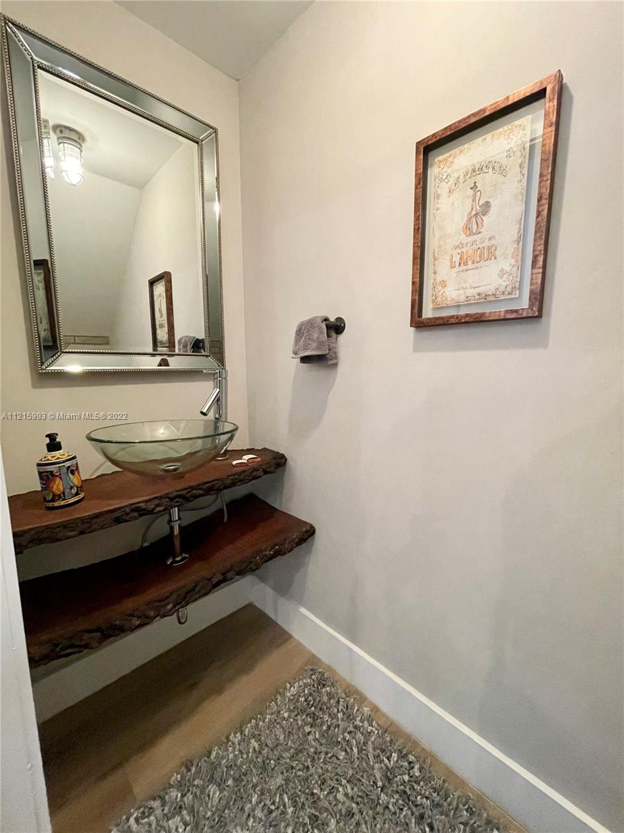 WESTLAKE VILLAGE PLAT - Residential Lease
