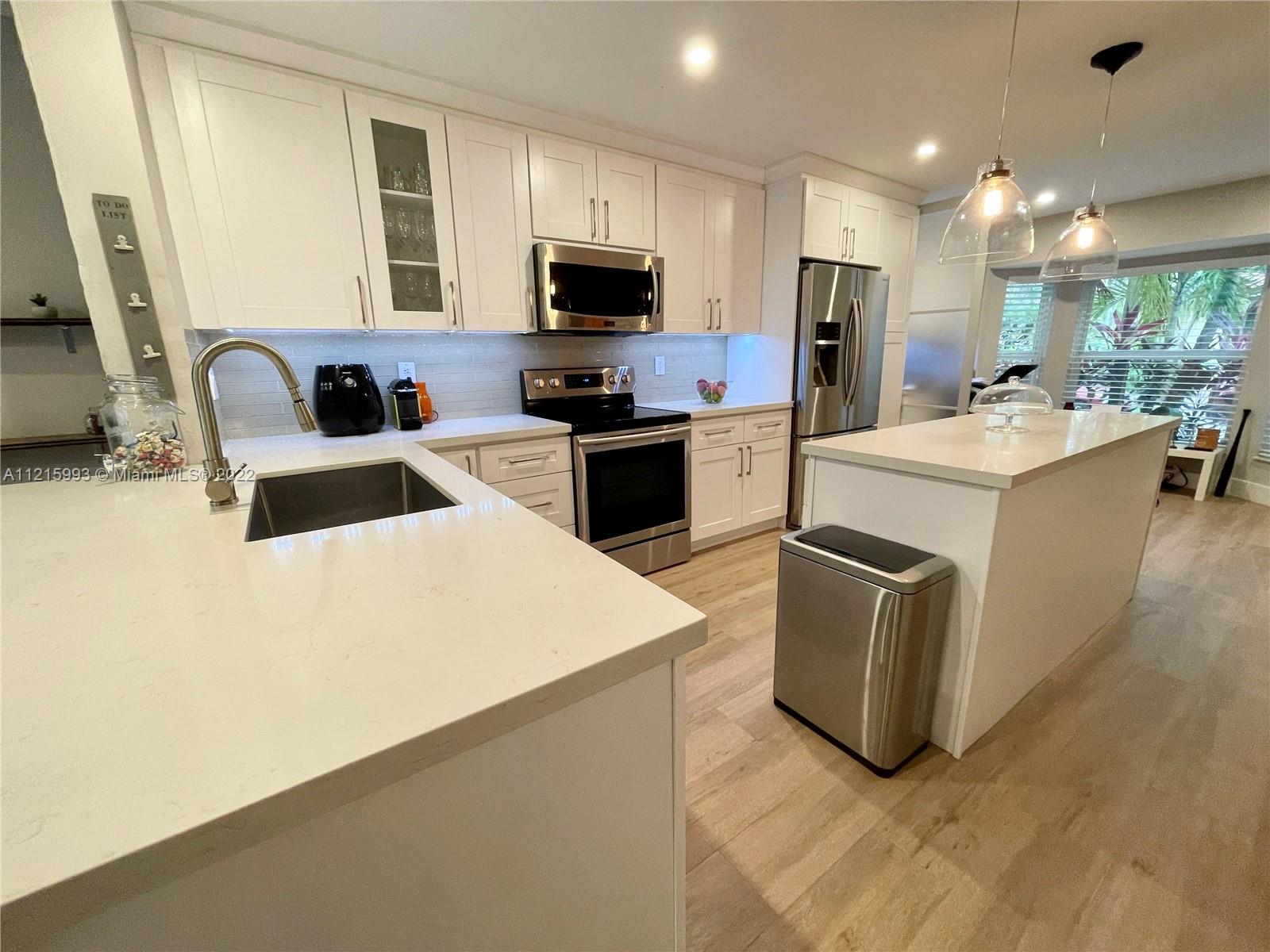 WESTLAKE VILLAGE PLAT - Residential Lease