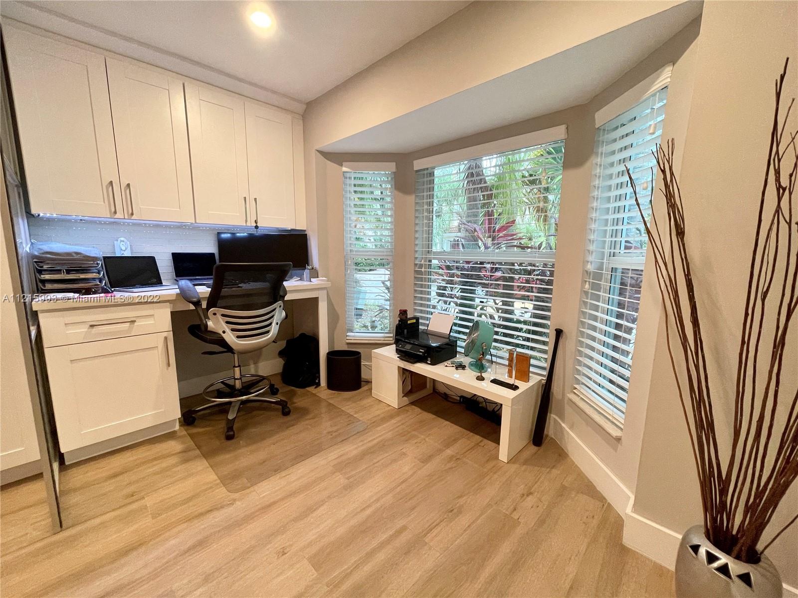 WESTLAKE VILLAGE PLAT - Residential Lease