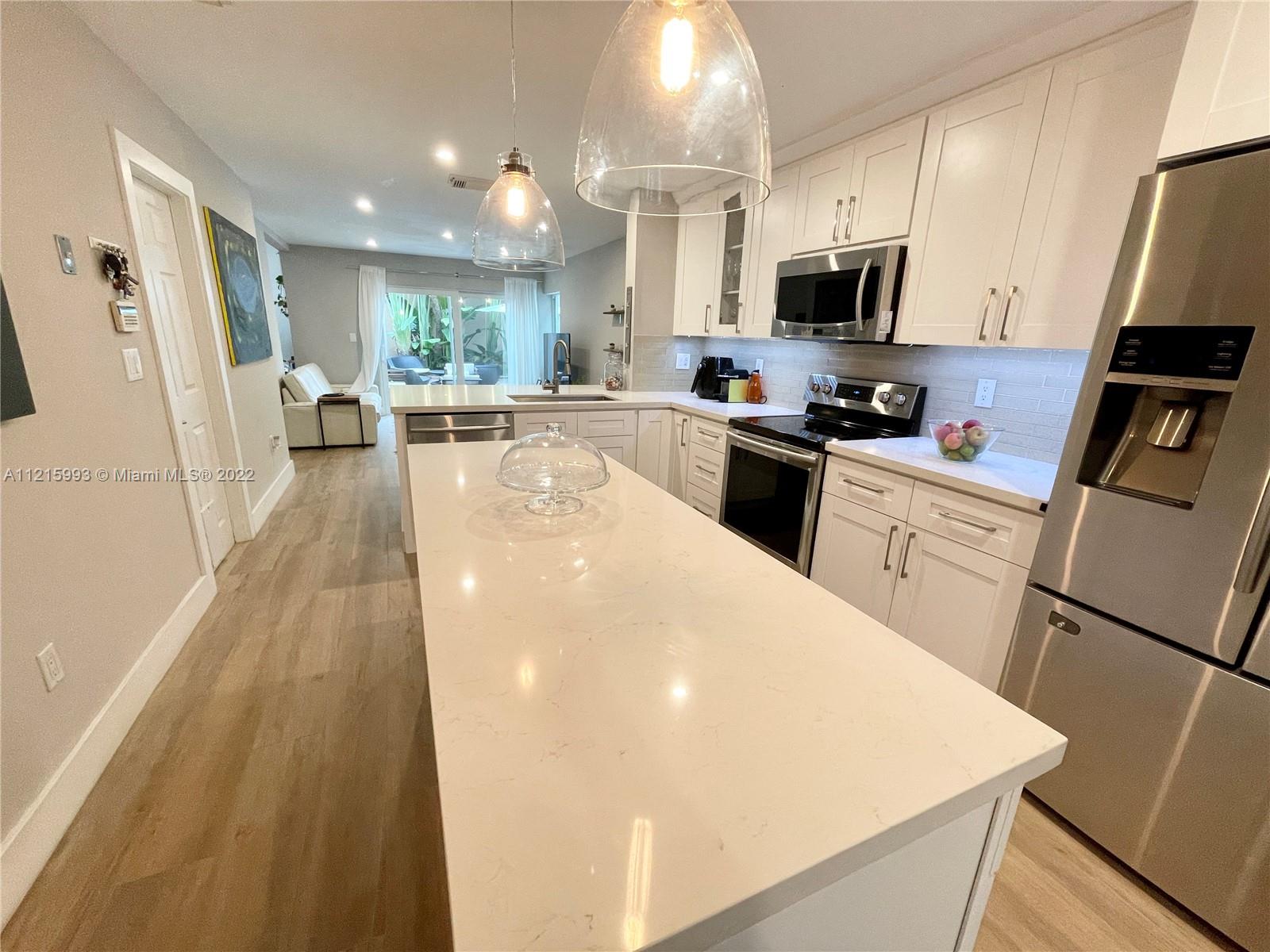 WESTLAKE VILLAGE PLAT - Residential Lease