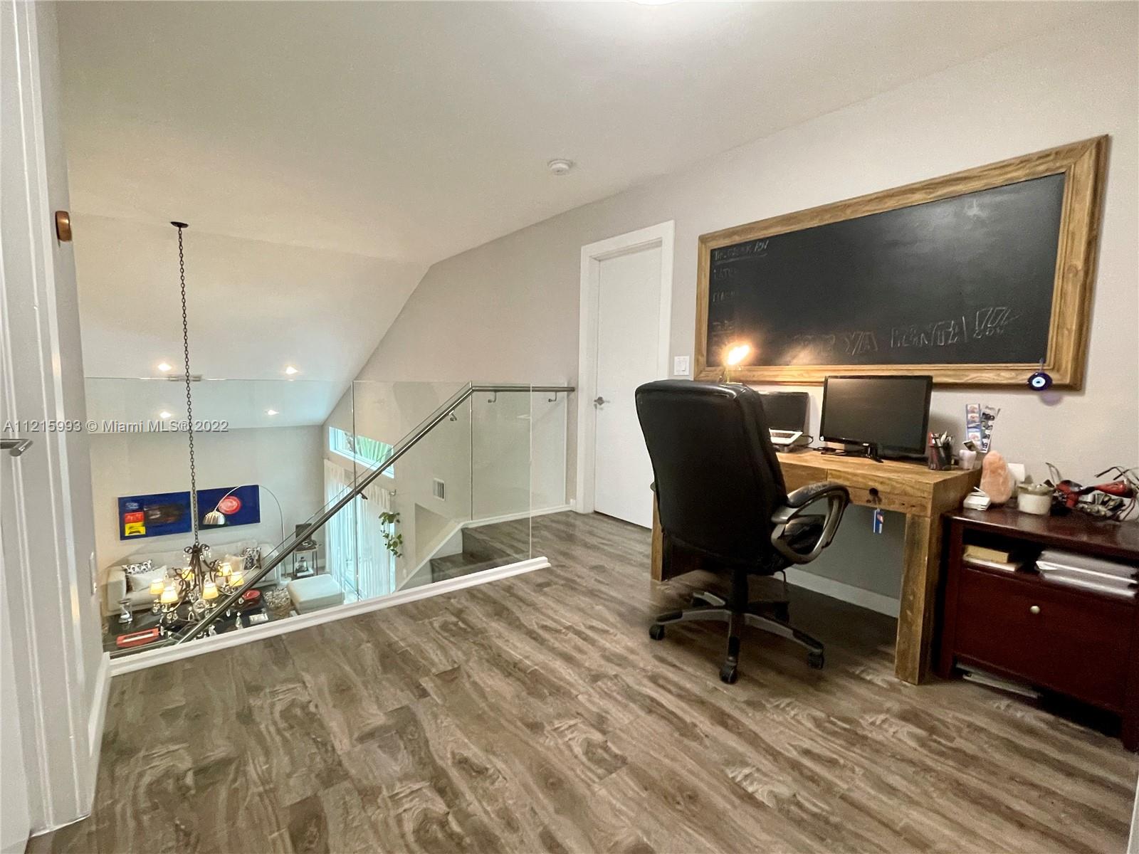 WESTLAKE VILLAGE PLAT - Residential Lease