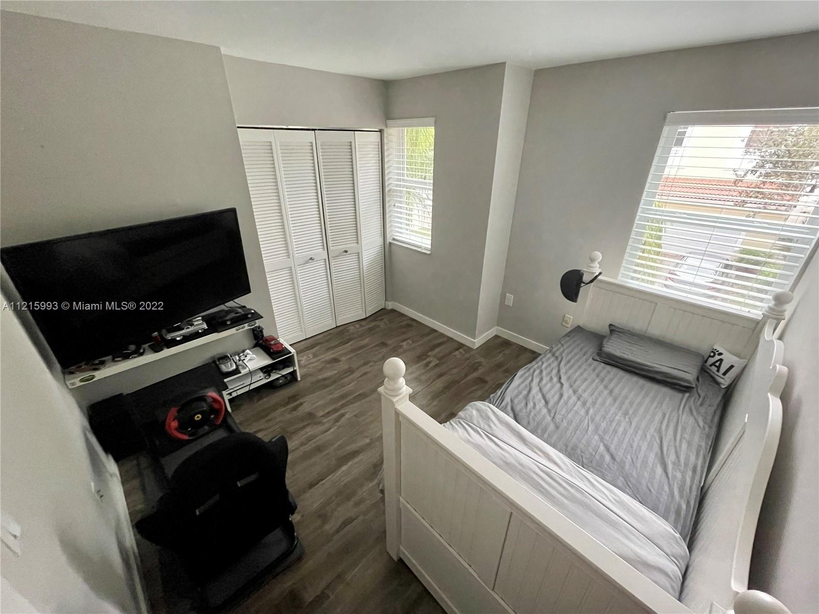 WESTLAKE VILLAGE PLAT - Residential Lease