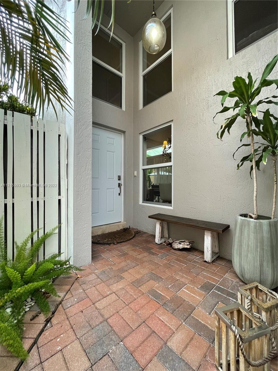 WESTLAKE VILLAGE PLAT - Residential Lease