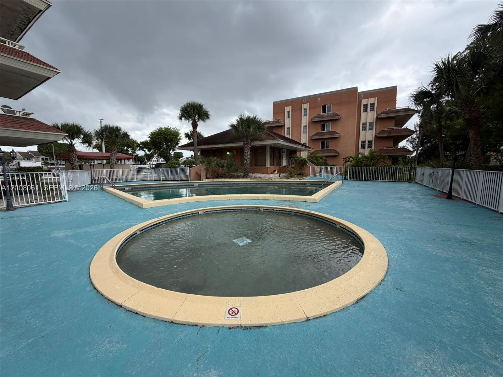 LAKEVIEW GARDENS AT MIAMI - Residential