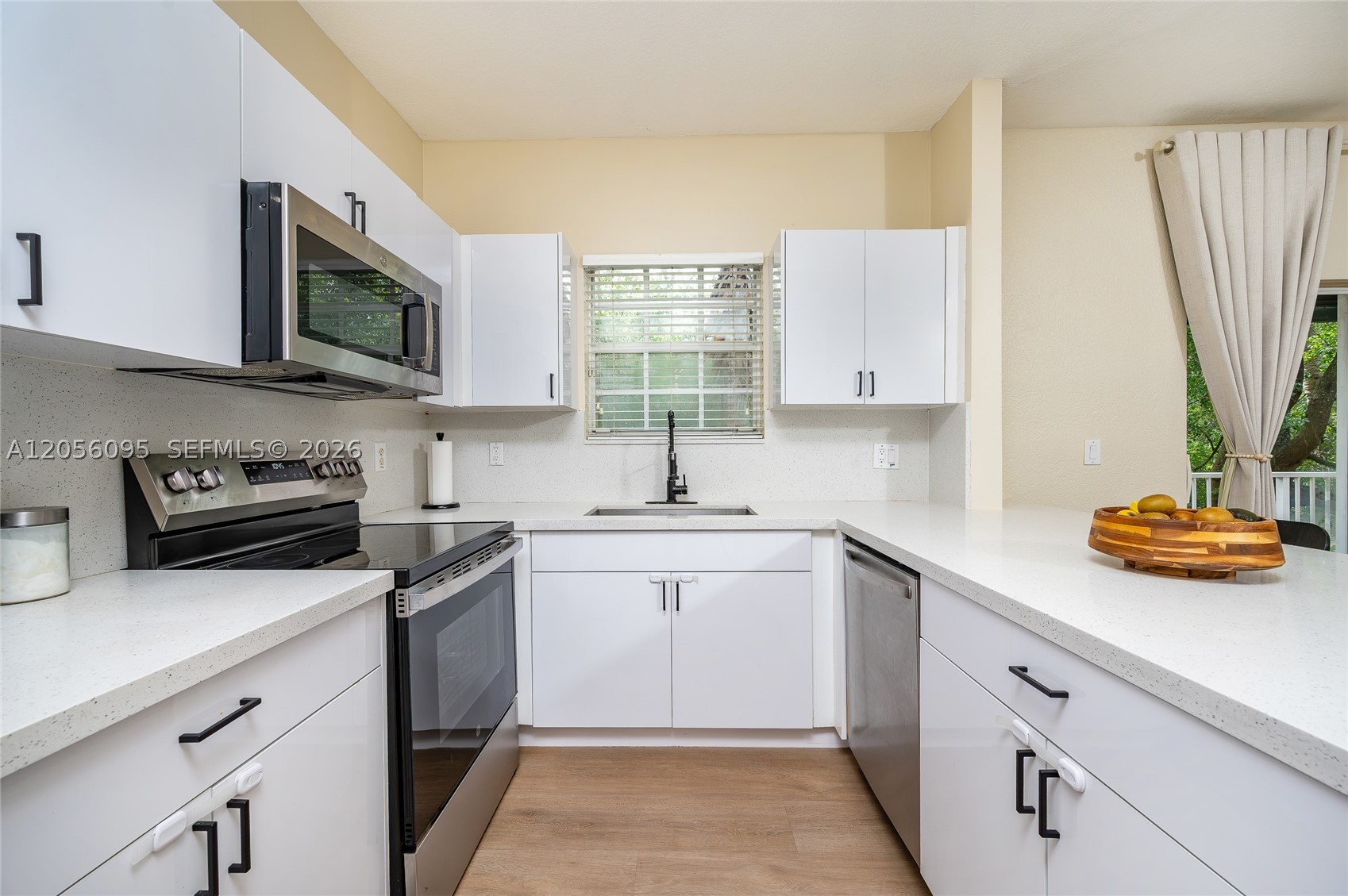 LAS BRISAS AT DORAL CONDO - Residential
