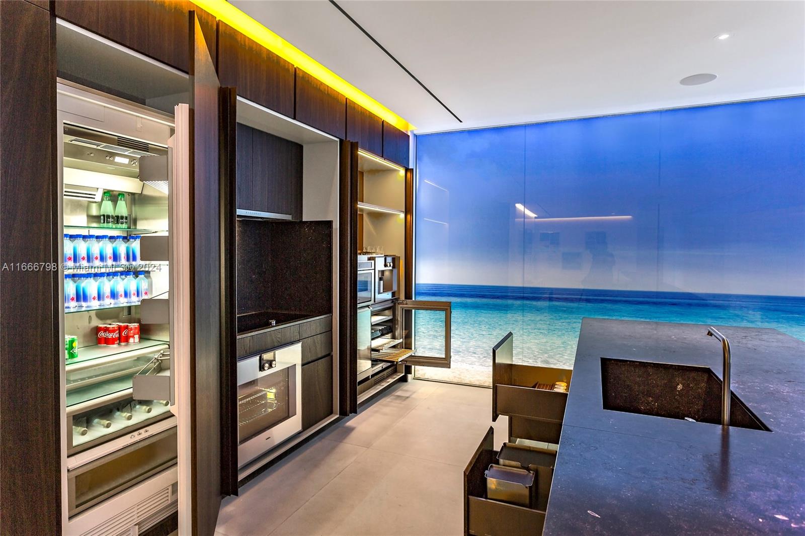 2000 Ocean - Residential