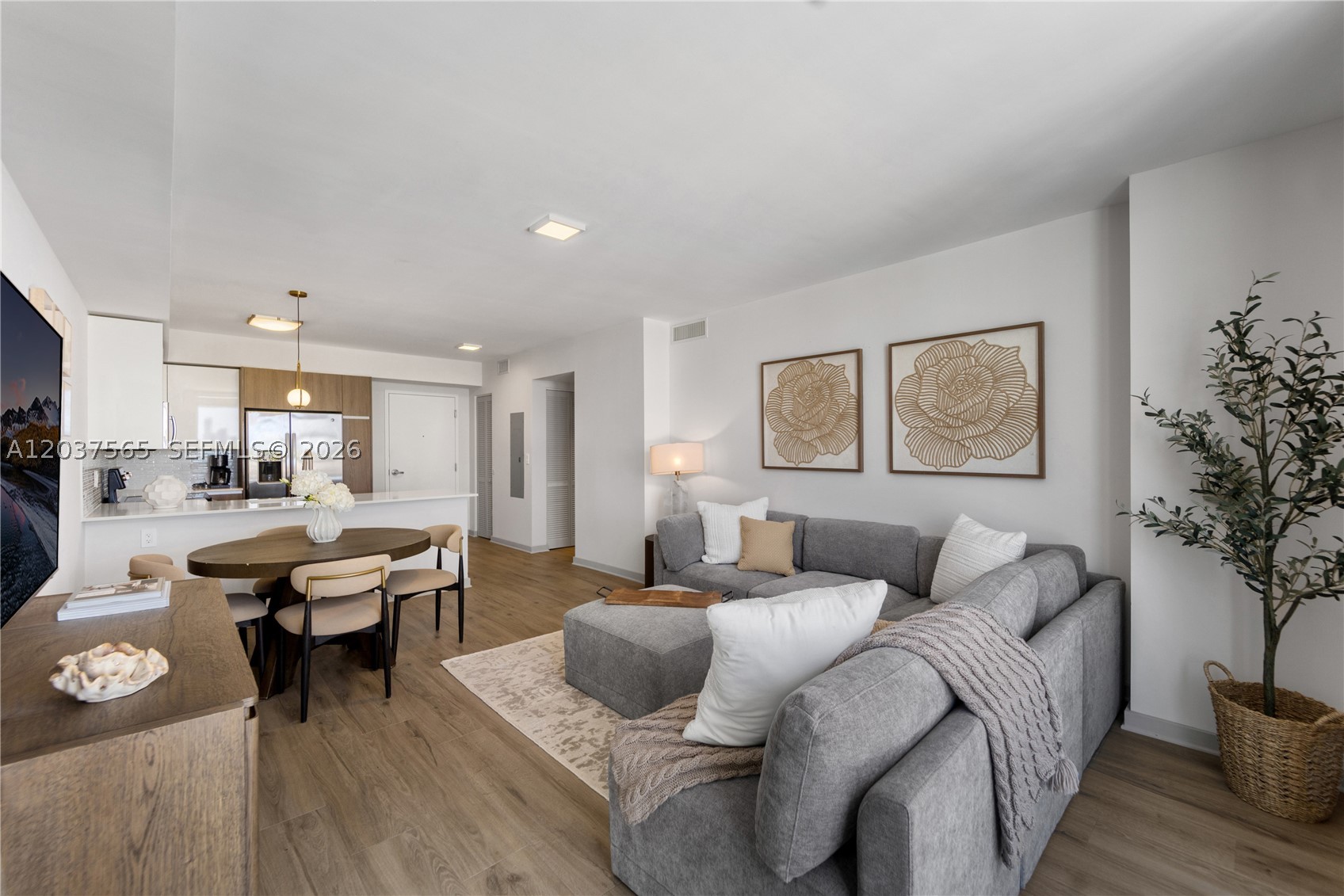 ENGLEWOOD PB 7-38 - Residential Lease