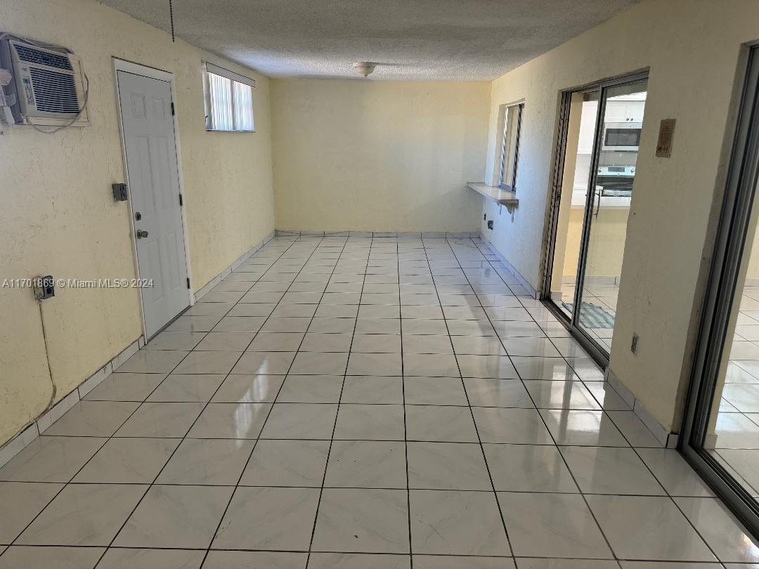 PALM SPRINGS VILLAS SOUTH - Residential Lease