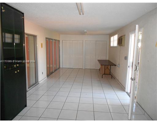 PALM SPRINGS VILLAS SOUTH - Residential Lease