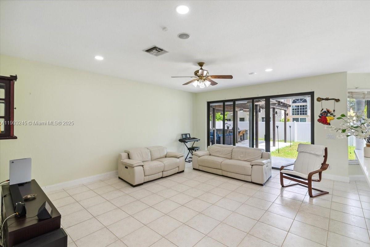 SILVER LAKES PHASE III RE - Residential