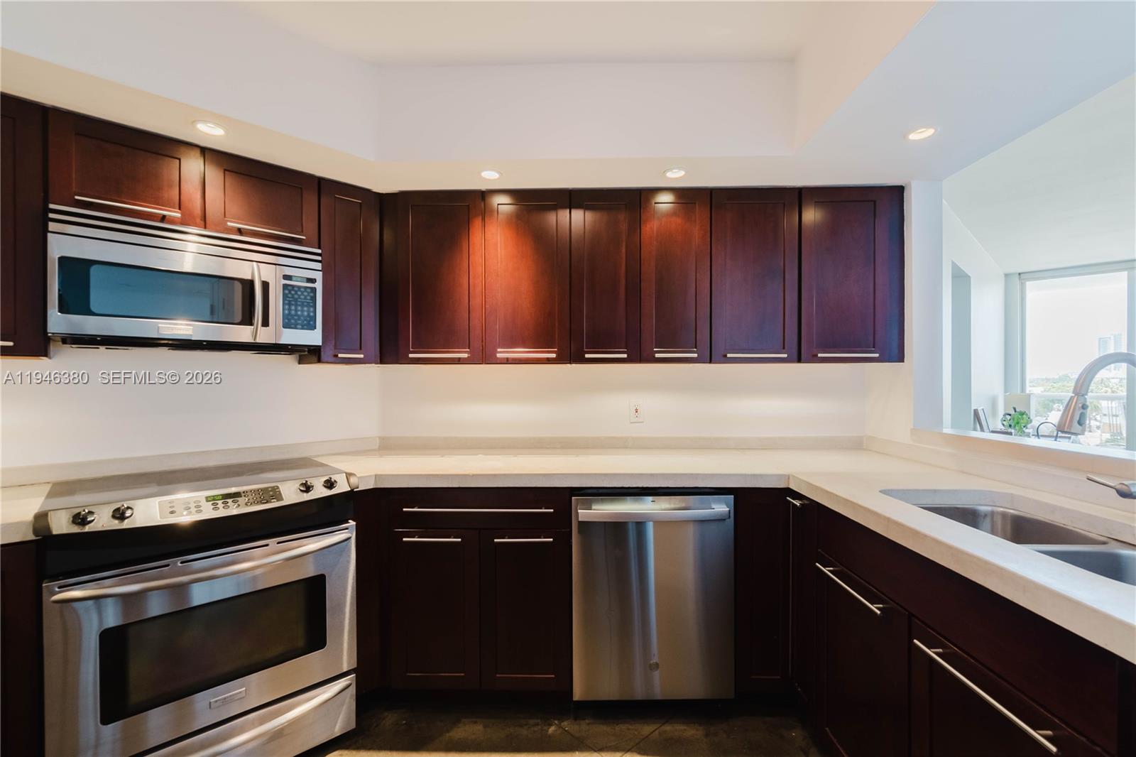 SUNSET HARBOUR NORTH CONDO - Residential