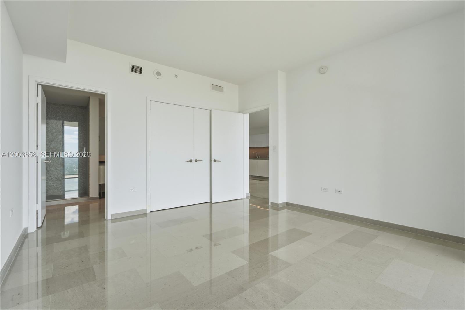 RISE CONDO - Residential