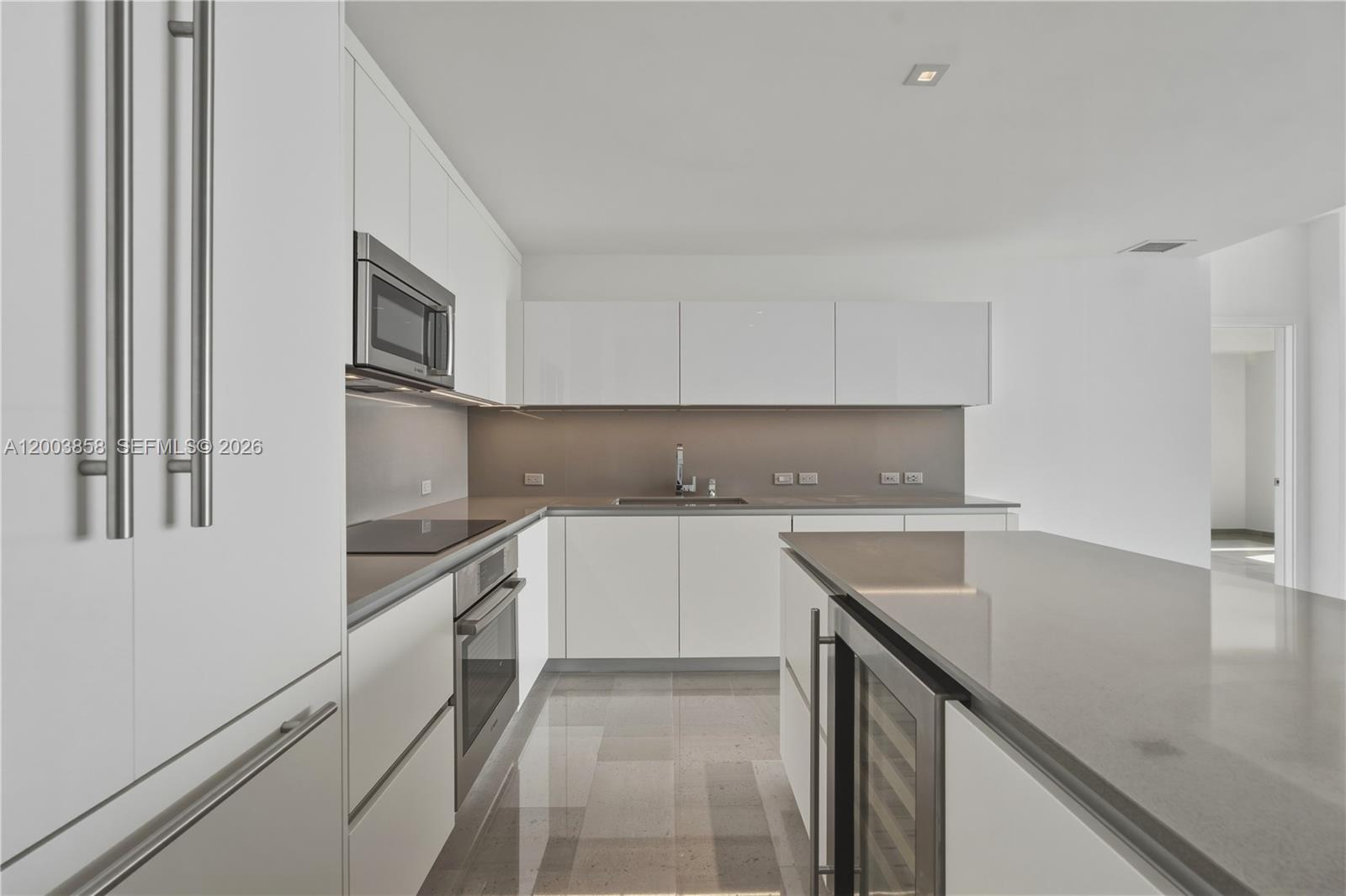 RISE CONDO - Residential