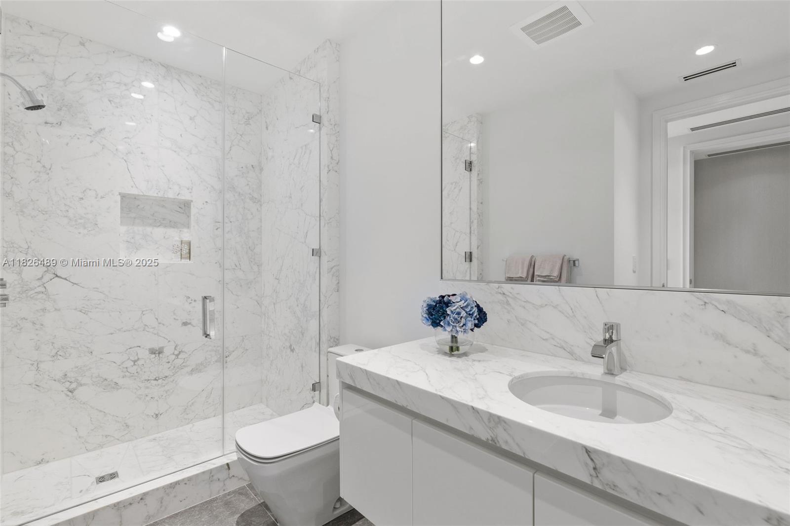 NORTH BISCAYNE BEACH AMEN - Residential