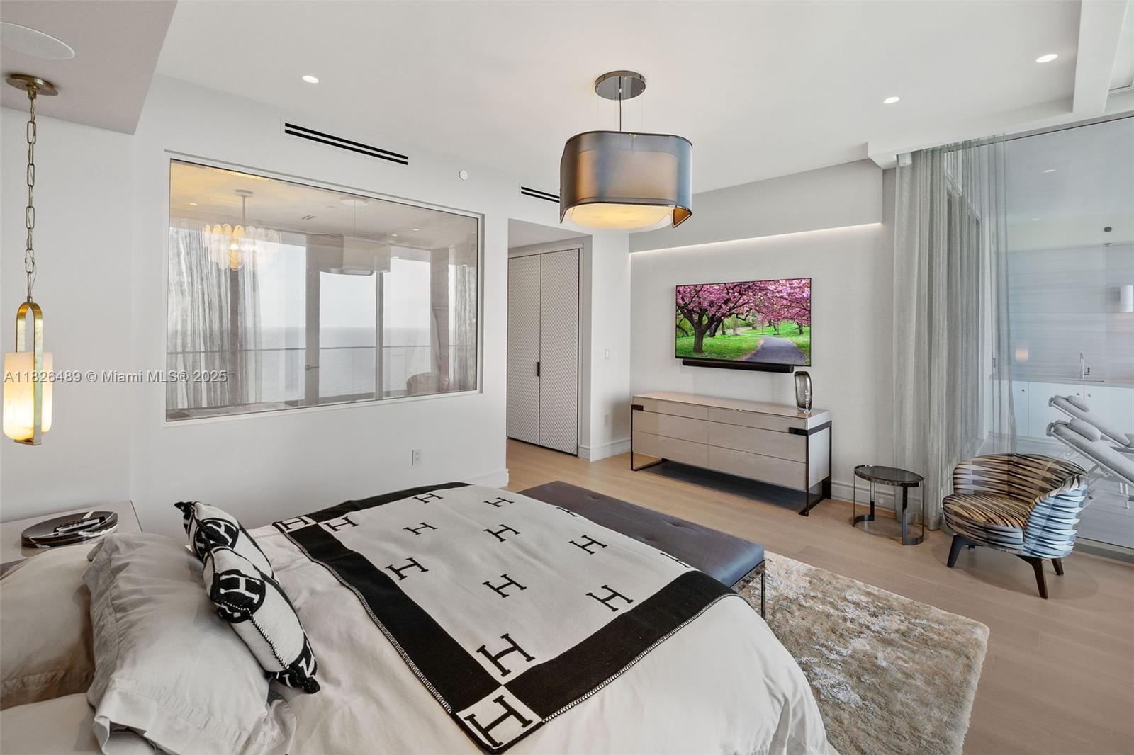 NORTH BISCAYNE BEACH AMEN - Residential