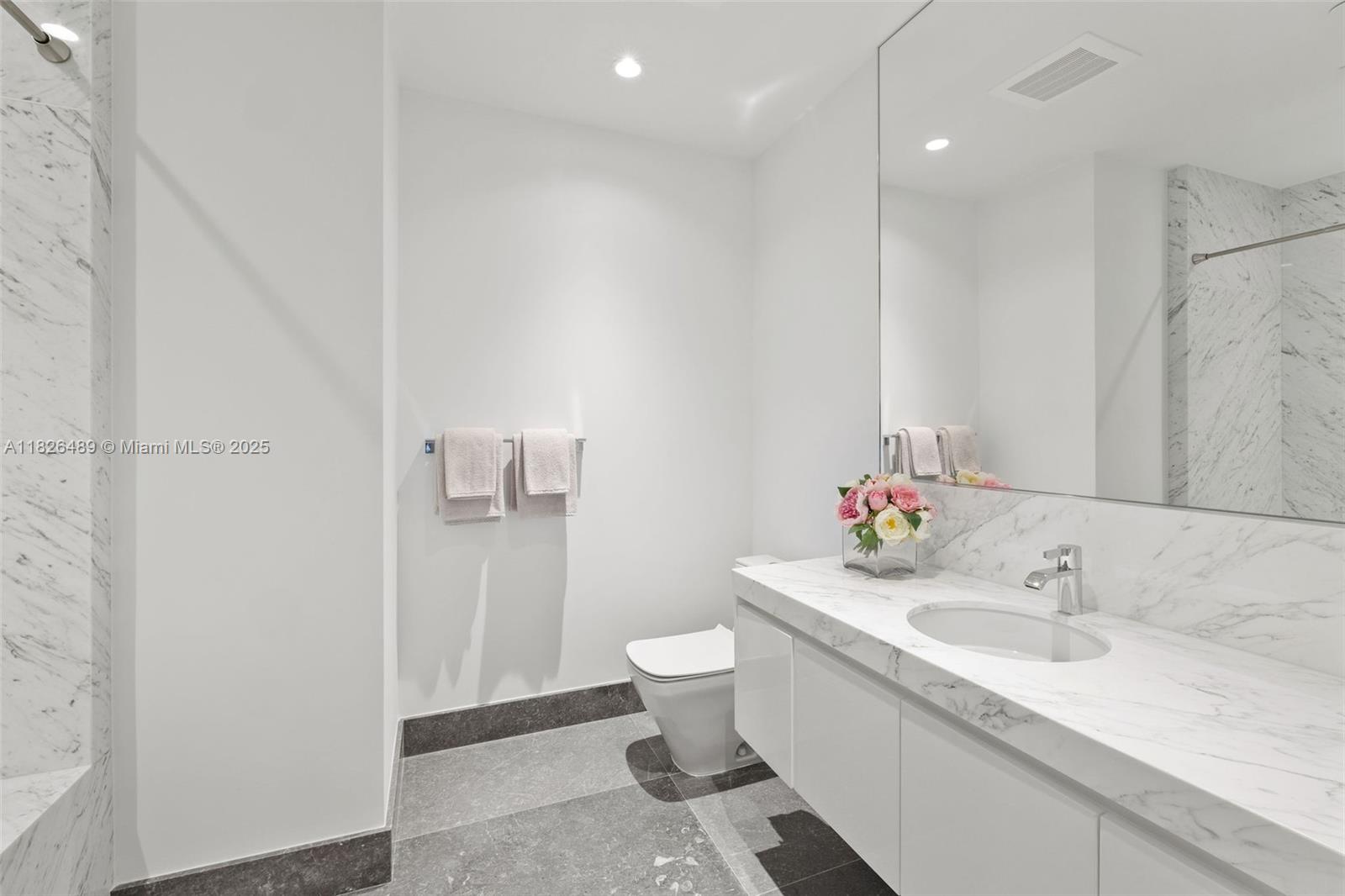 NORTH BISCAYNE BEACH AMEN - Residential