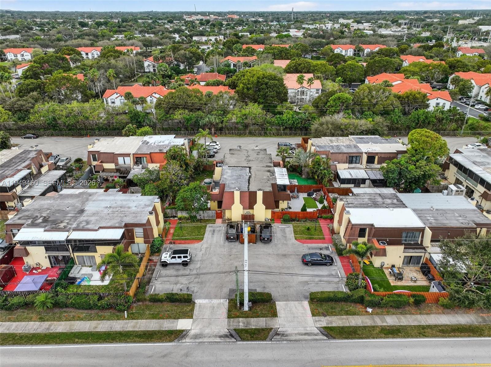 CEDAR GARDENS TOWNHOUSES - Residential