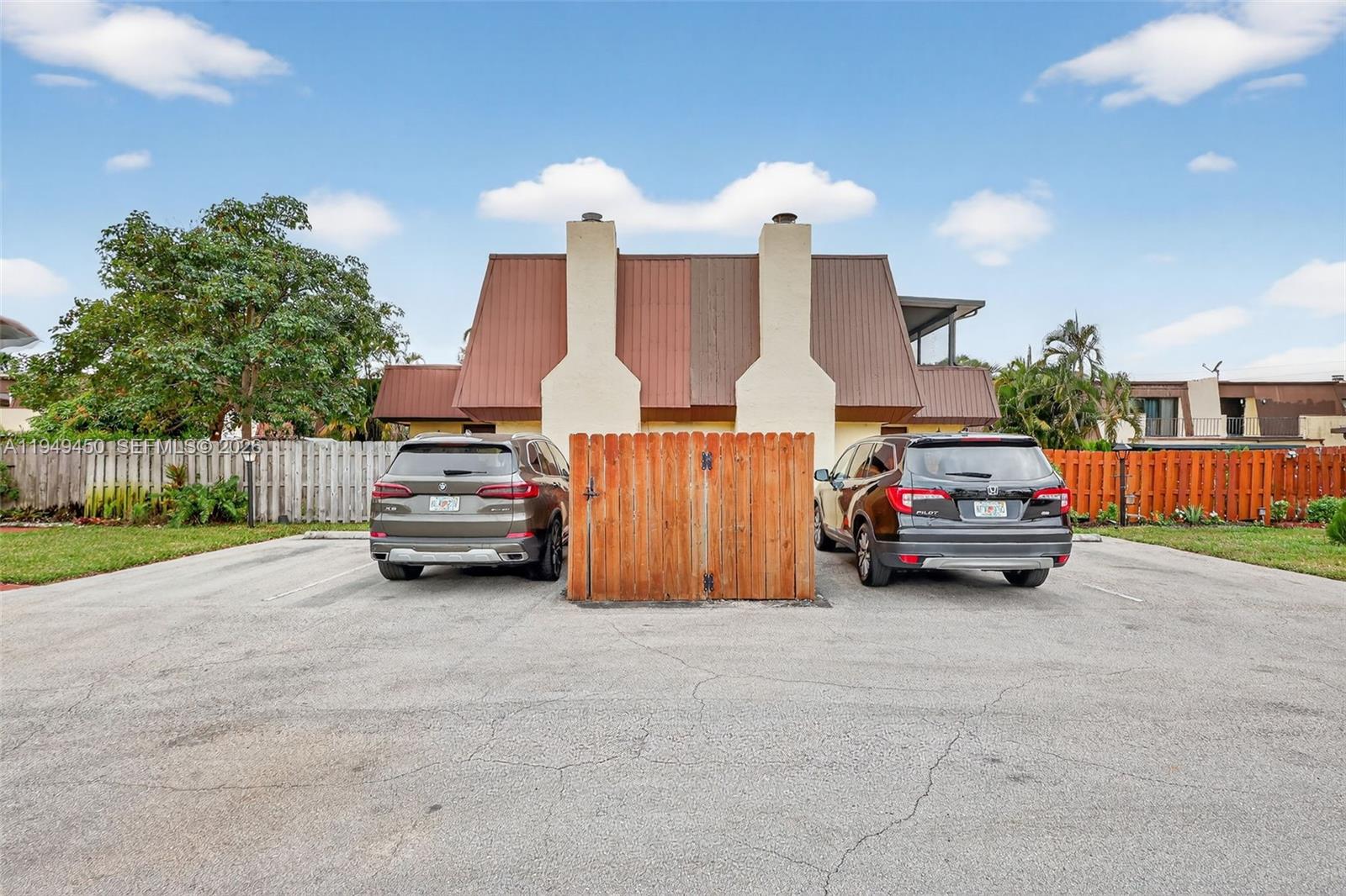 CEDAR GARDENS TOWNHOUSES - Residential