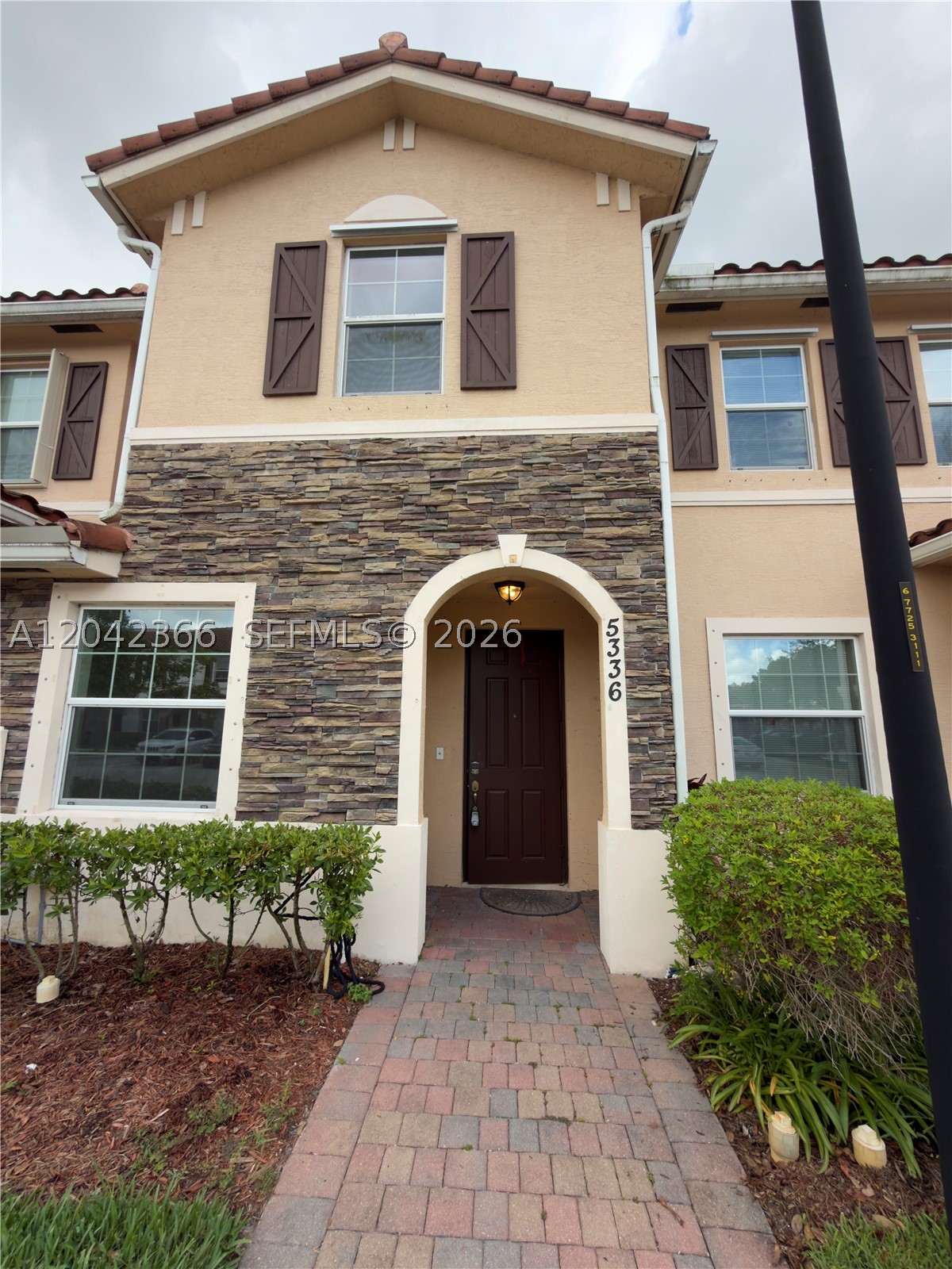 CHARLESTON COMMONS 2 - Residential