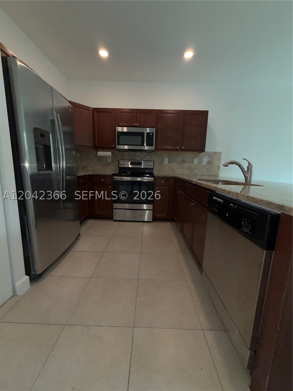 CHARLESTON COMMONS 2 - Residential