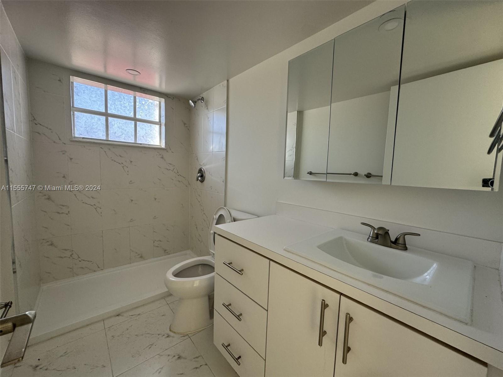 HIALEAH HOMESITES 1ST ADD - Residential Lease