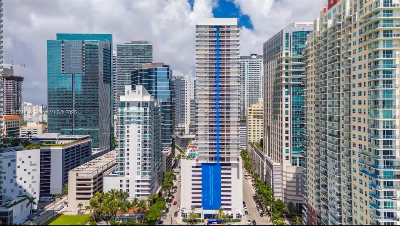 THE CLUB AT BRICKELL BAY - Residential Lease