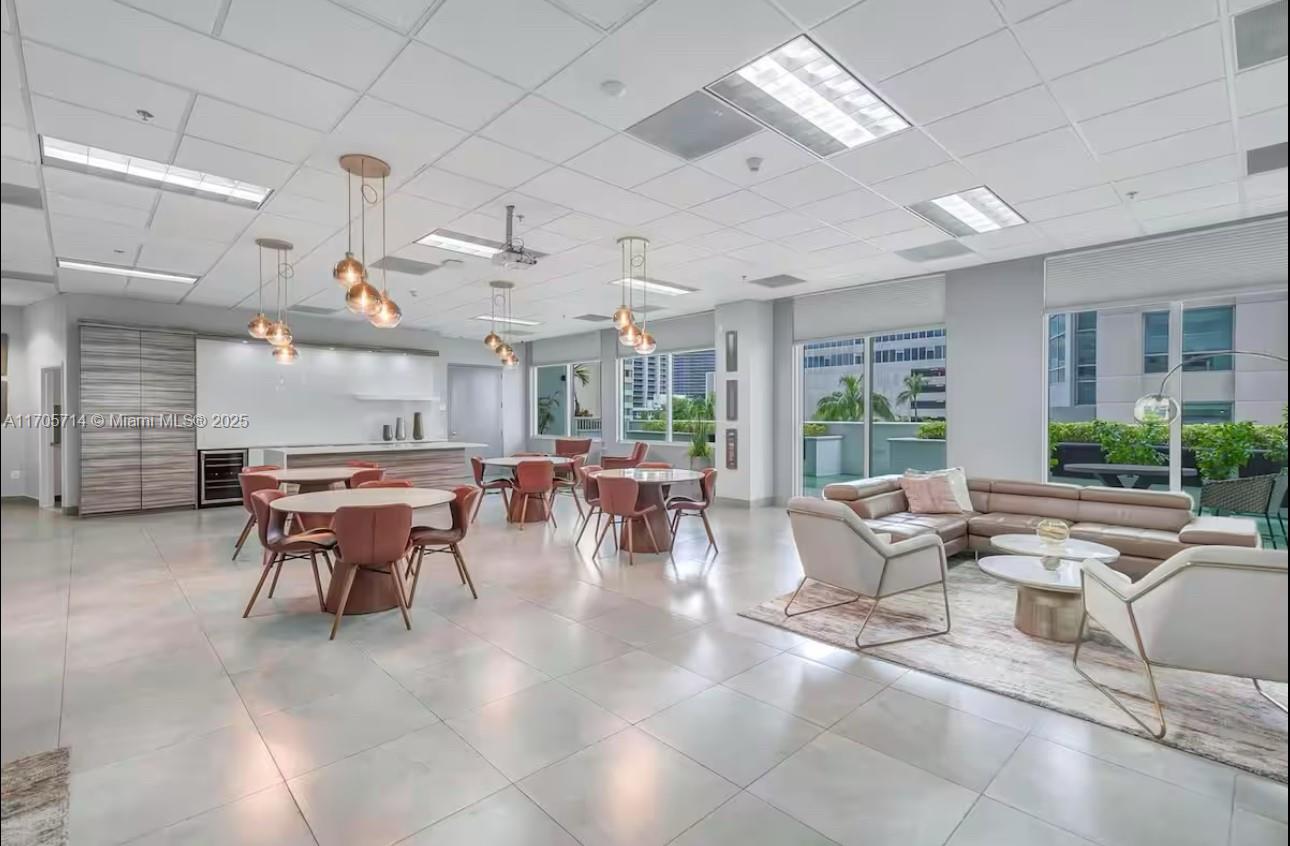 THE CLUB AT BRICKELL BAY - Residential Lease