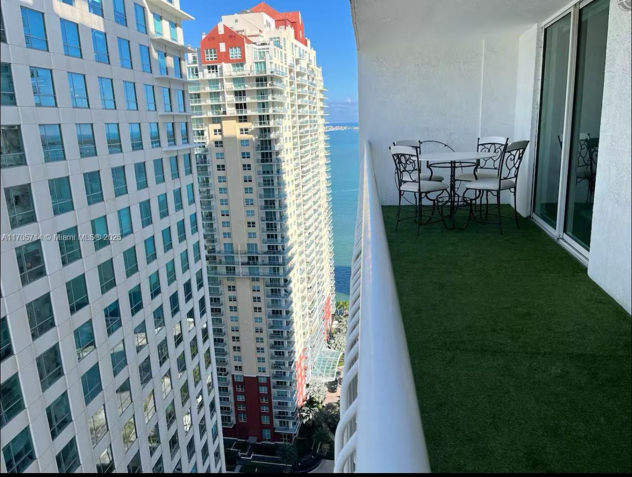 THE CLUB AT BRICKELL BAY - Residential Lease