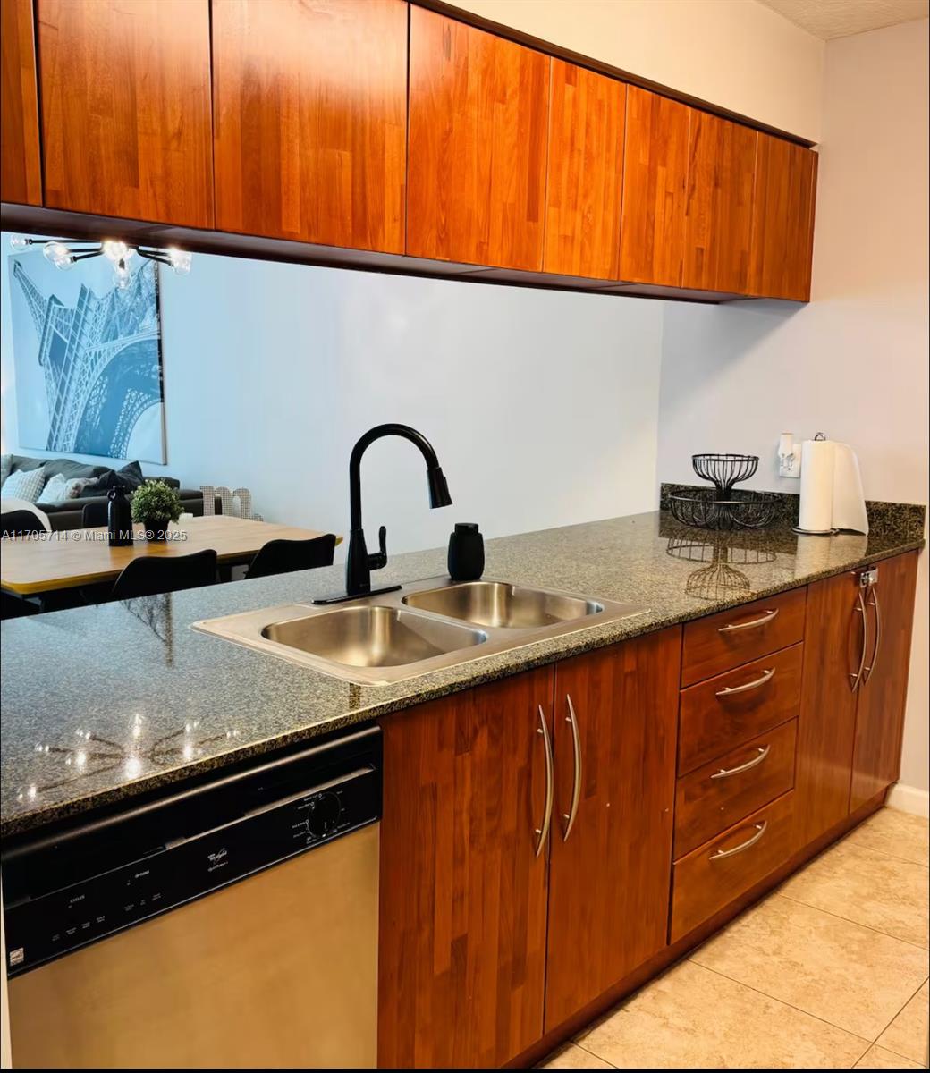 THE CLUB AT BRICKELL BAY - Residential Lease