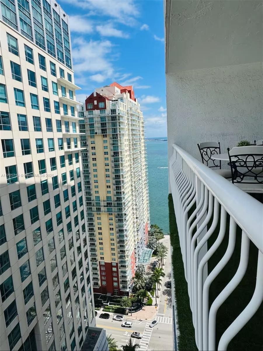 THE CLUB AT BRICKELL BAY - Residential Lease