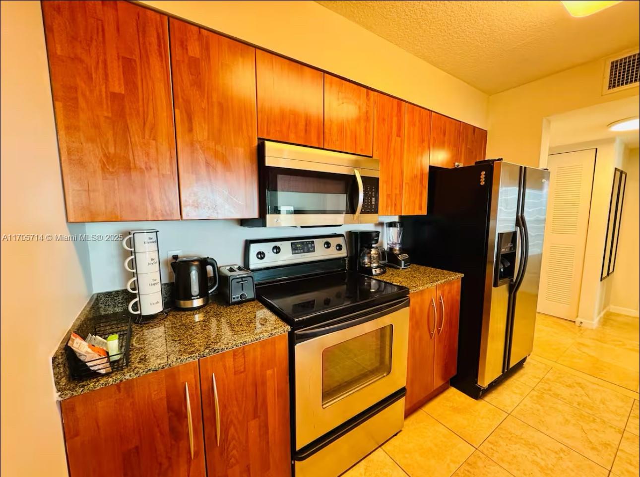 THE CLUB AT BRICKELL BAY - Residential Lease