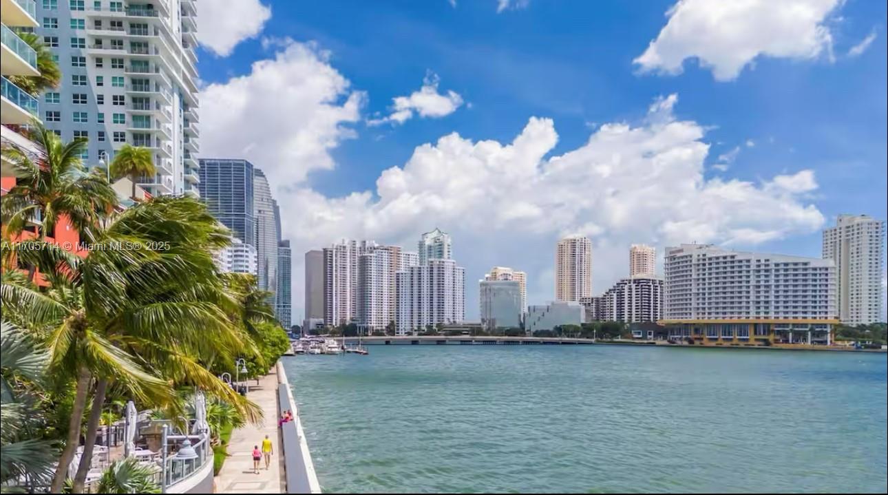 THE CLUB AT BRICKELL BAY - Residential Lease