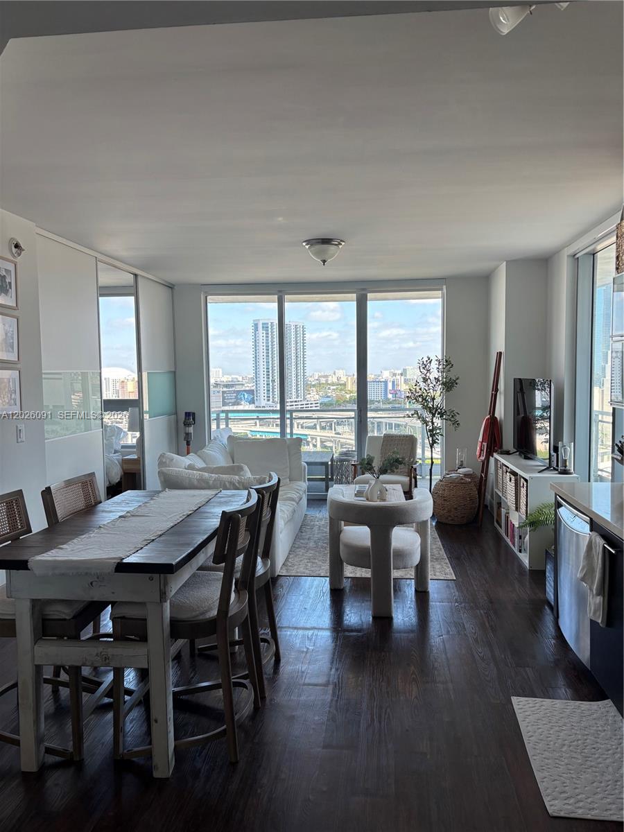 IVY CONDO - Residential Lease
