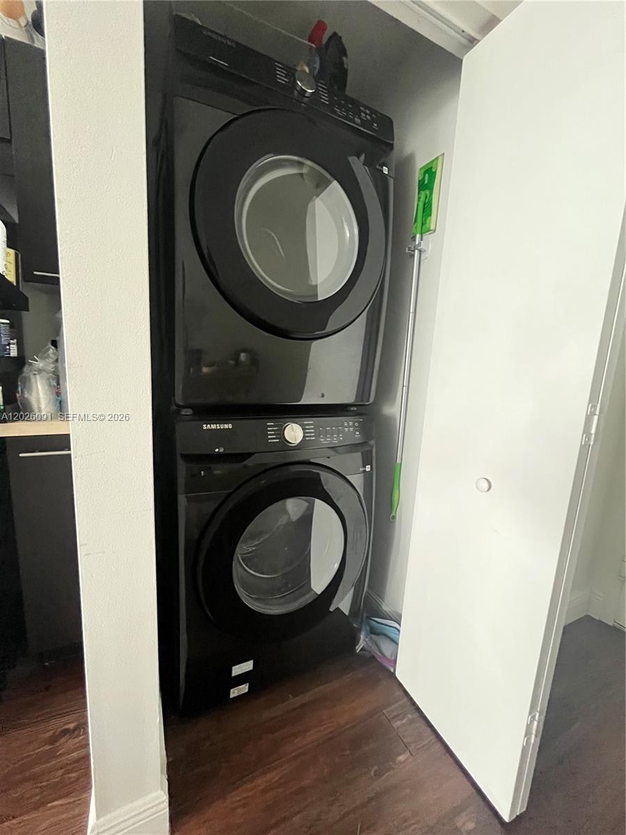 IVY CONDO - Residential Lease