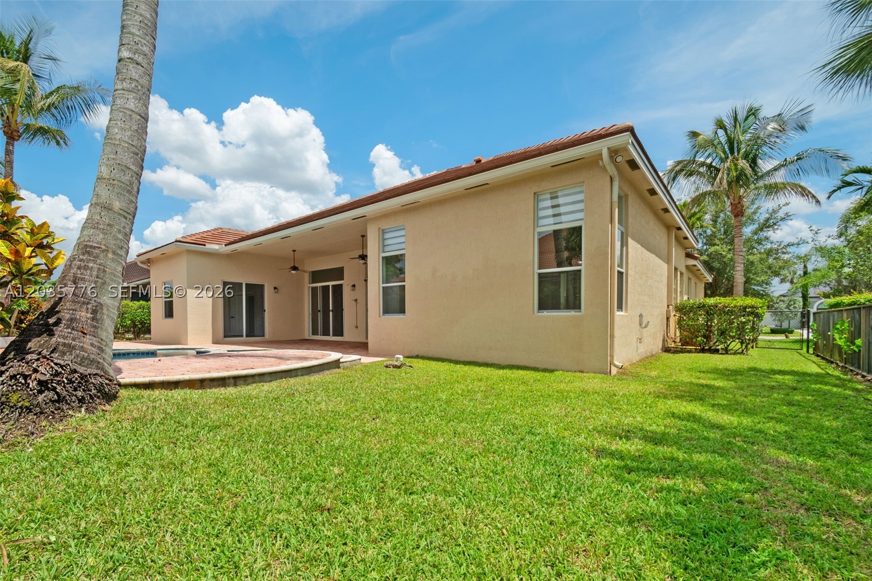 PASADENA AT PEMBROKE SHOR - Residential Lease