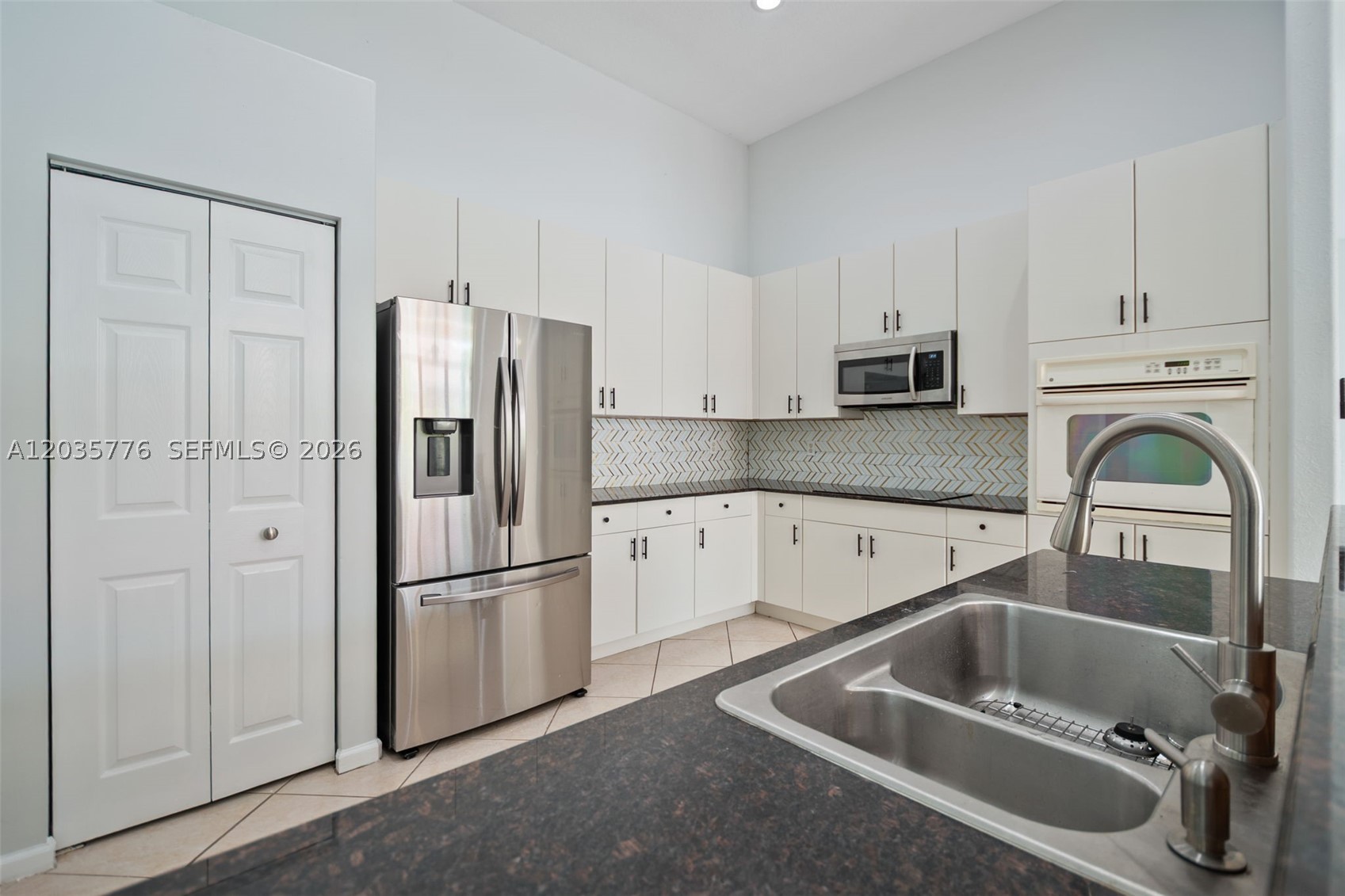 PASADENA AT PEMBROKE SHOR - Residential Lease