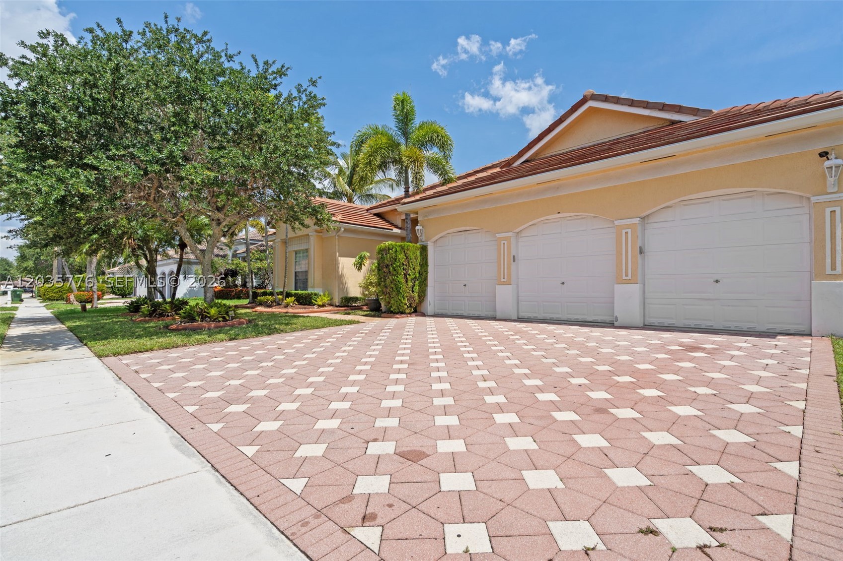 PASADENA AT PEMBROKE SHOR - Residential Lease