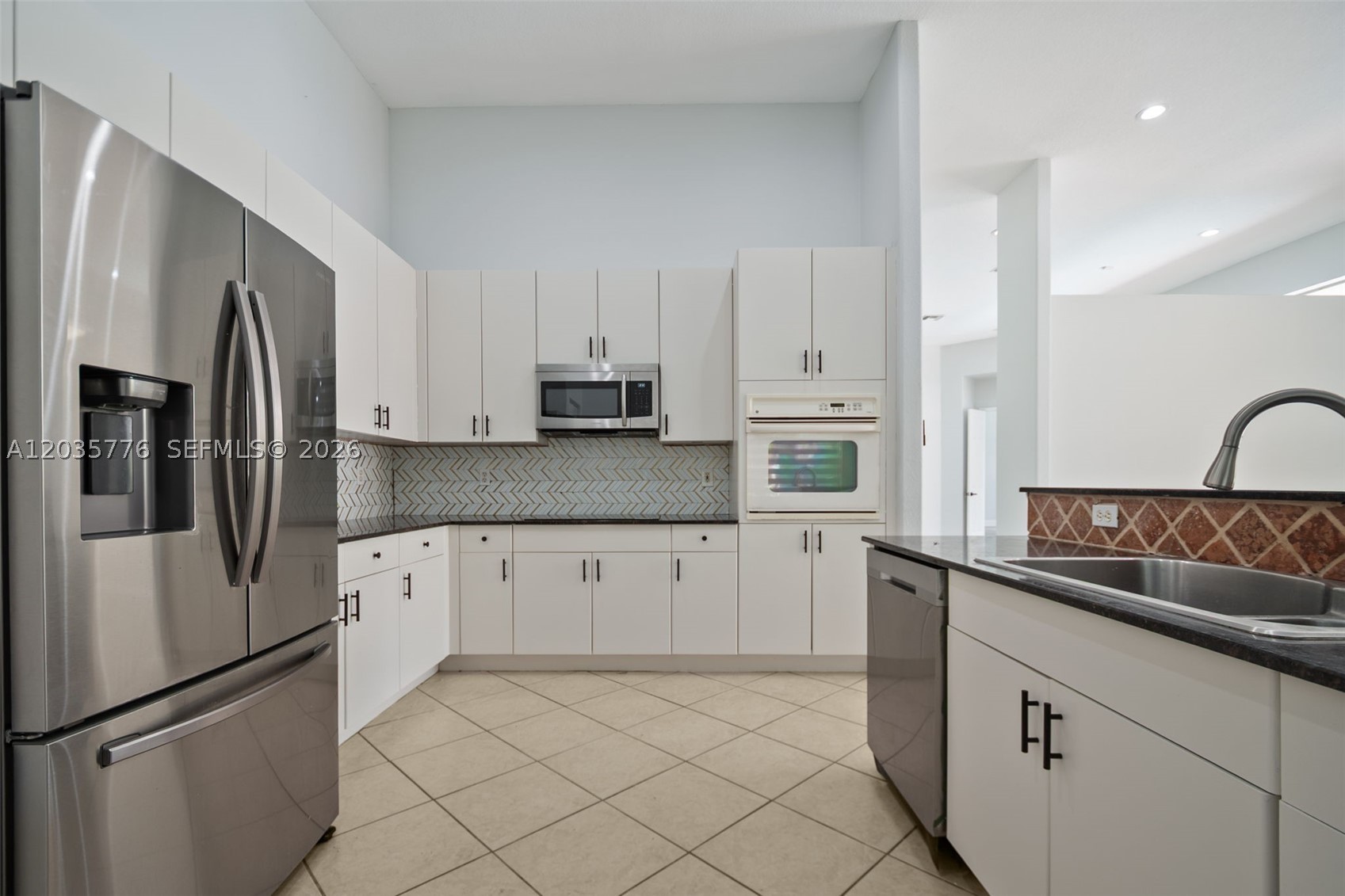 PASADENA AT PEMBROKE SHOR - Residential Lease