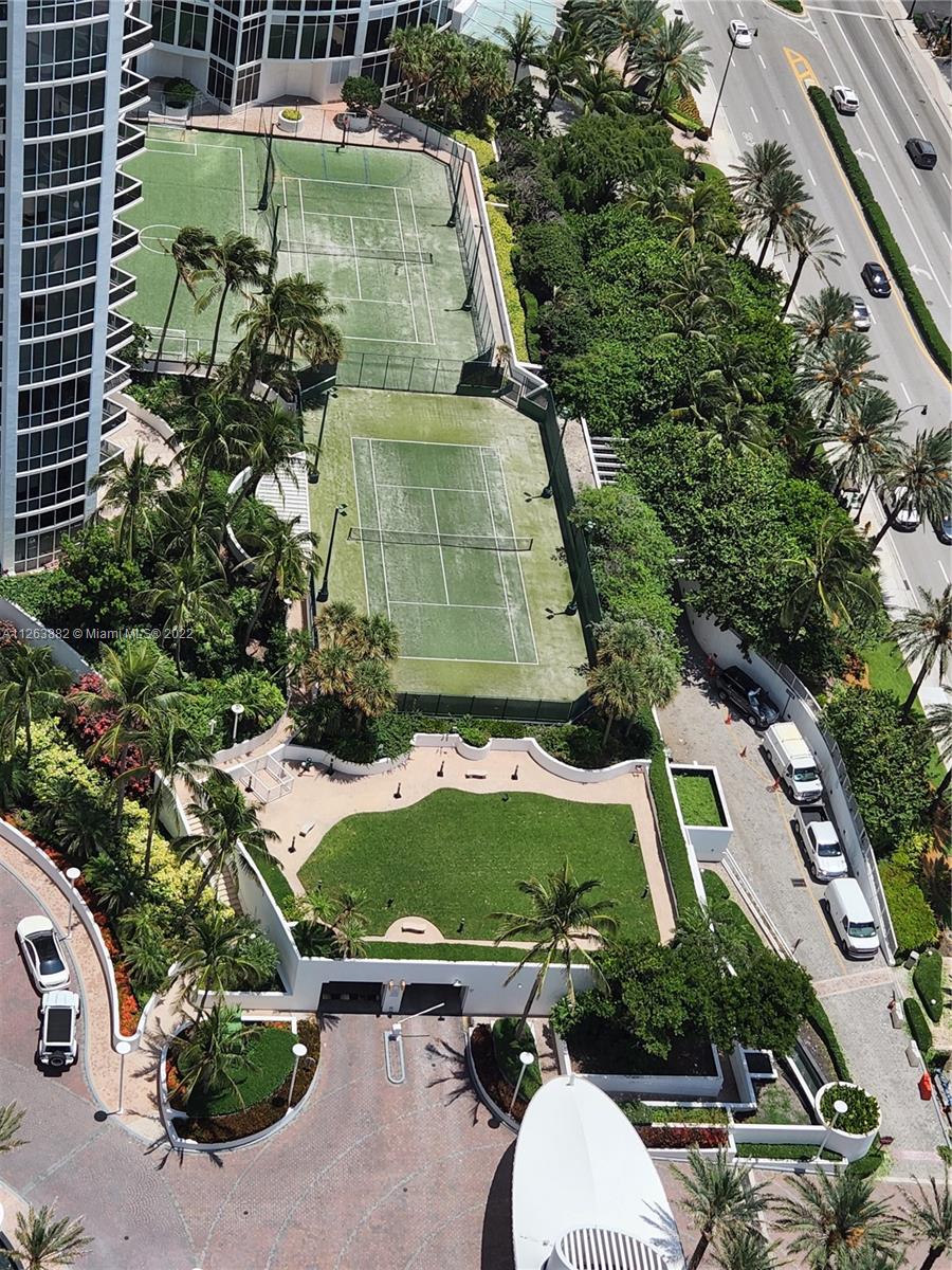 TRUMP ROYALE CONDO - Residential Lease