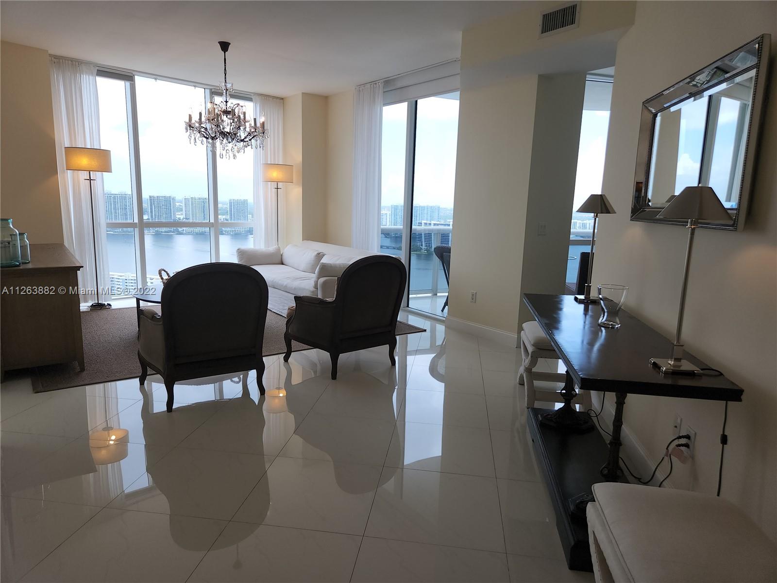 TRUMP ROYALE CONDO - Residential Lease